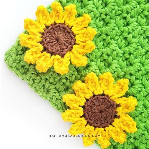 Ravelry: Small Sunflower Applique pattern by Raffaella Tassoni