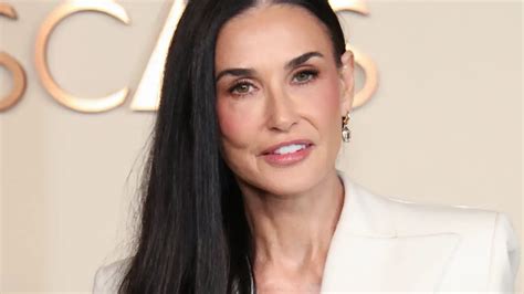 Demi Moore (62 años): "Mi madre me inculcó que, sin falta, debía lavar ...