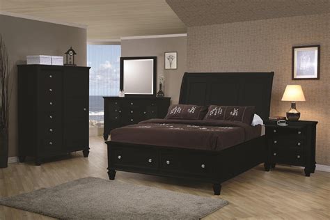 8 Sleek And Cozy Black And Wood Bedroom Ideas