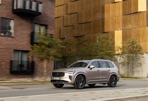2025 Volvo XC90 T8 Bright Dusk - Stunning HD Photos, Videos, Specs, Features & Price - DailyRevs
