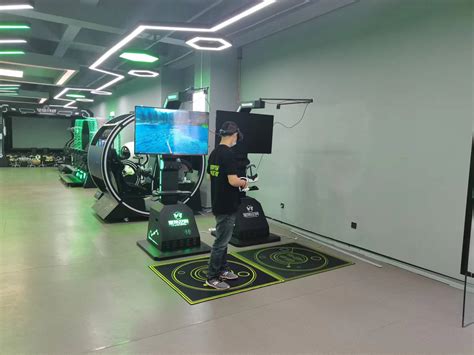 拓普互动大型VR行走品台HTC体感一体机商场VR体验馆