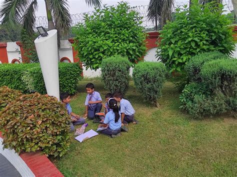 SR International School