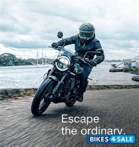 India Welcomes the 2024 Husqvarna Svartpilen 401 and Vitpilen 250 ...