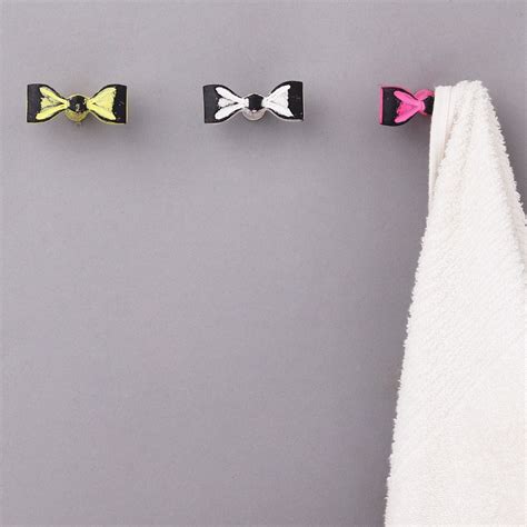 Decorative Iron Bow Modern Wall Hook