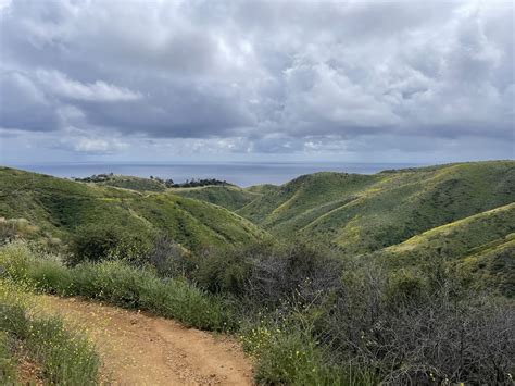 Solstice Canyon Loop: A Malibu Hiking Gem Under the California Sun ...