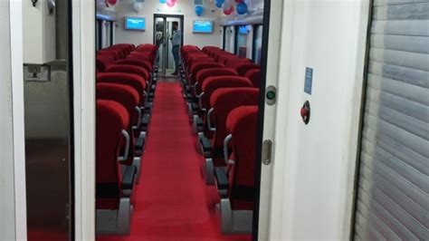 Photos: Mumbai-Pune Deccan Exp with Vistadome coach resumes services ...