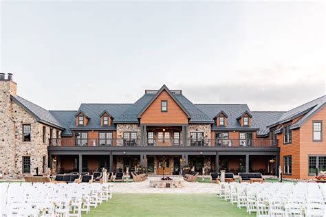 Beloit Club - Country Club Weddings - Beloit, WI - WeddingWire