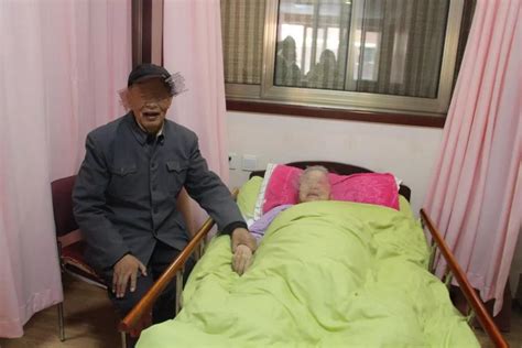 80岁老人照顾老伴暴瘦18斤乐龄助力、摆脱困境 - 乐龄社区养老