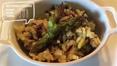 cucina integrale riso integrale asparagi curcuma e zenzero in cucina con cucina integrale riso integrale asparagi curcuma e zenzero in cucina con