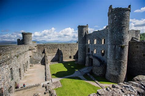 13 Welsh Castles with Breathtaking Coastal Views | Welsh castles ...