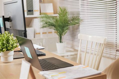 Table for Computer Business 的图像结果