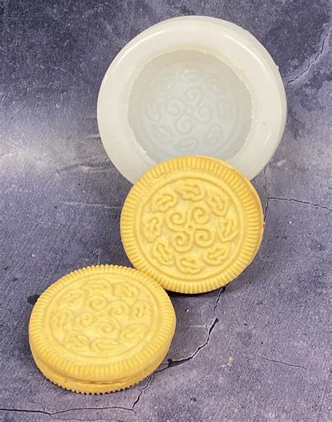 Vanilla Sandwich Cookie Tart 1 Cavity Silicone Mold 2617 - Van Yulay ...