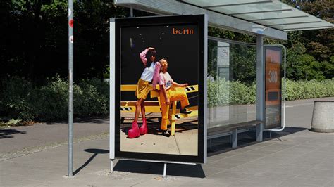 Identity Clothes 的图像结果