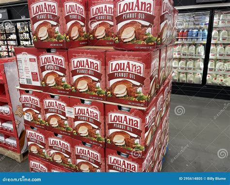 Walmart Grocery Store Lou Ana Peanut Oil Large Box Editorial Image ...