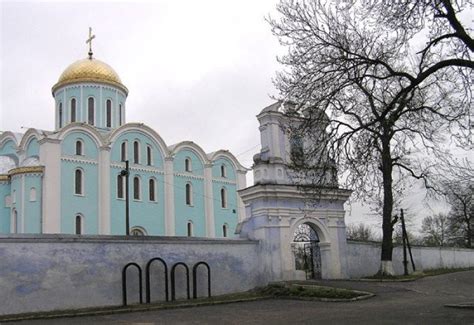 Ukraine Tour Place | Best Tourist Place to visit in Ukraine | HelloTravel