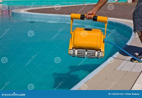 How to Keep Play Pools Clean 的图像结果