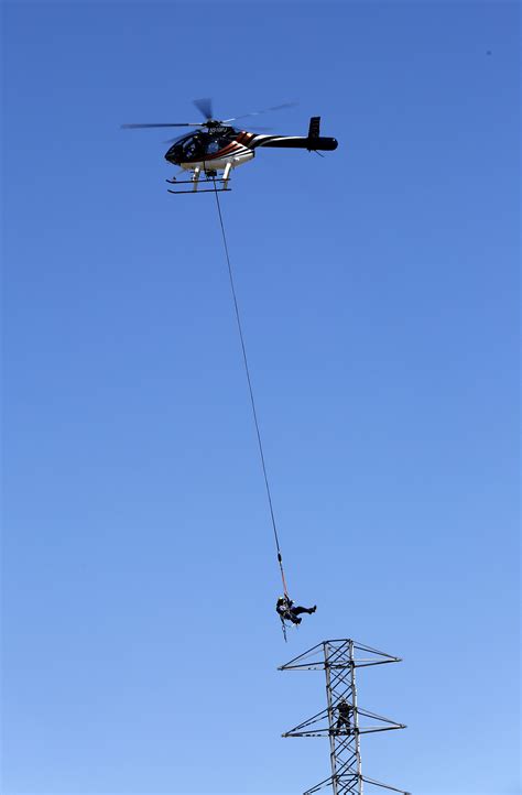 PG&E lineman trainees learn to soar through the air – East Bay Times