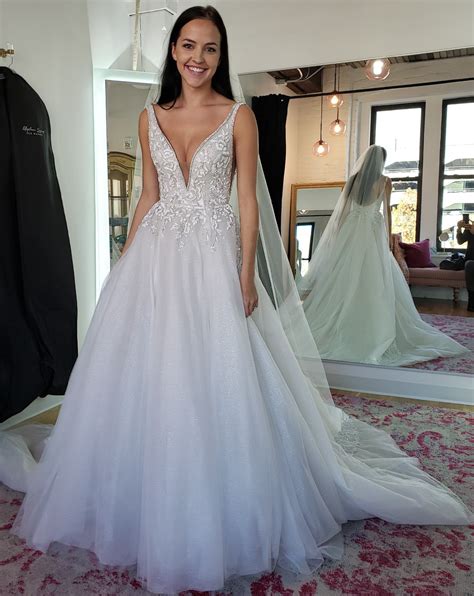 Hayley Paige New Wedding Dress Save 40% - Stillwhite