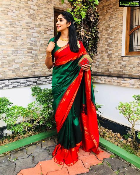 Nyla Usha Instagram – Wedding galore! This gorgeous green and red Kancheepuram saree from Ammas ...
