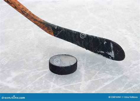 Hockey Stick and Puck 的图像结果