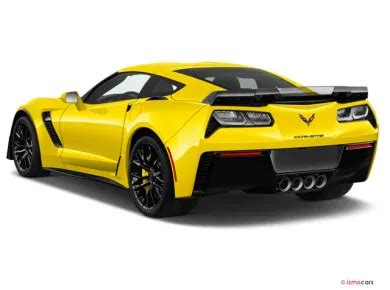 2019 Chevrolet Corvette Interior, Cargo Space & Seating | U.S. News