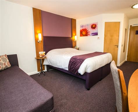 PREMIER INN BRADFORD SOUTH HOTEL (Cleckheaton) - Hotel Reviews, Photos ...