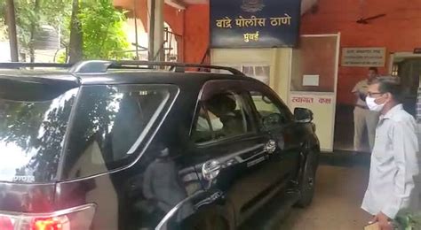 Rhea Chakraborty at Bandra Police station for questioning