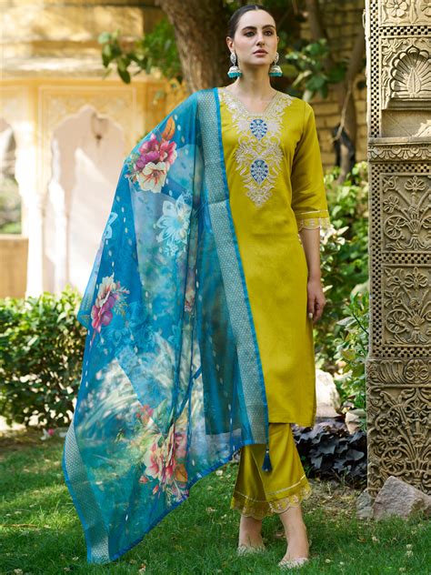 Isha Women Kurta and Pant Viscose Rayon FabricI – VredeVogelStore