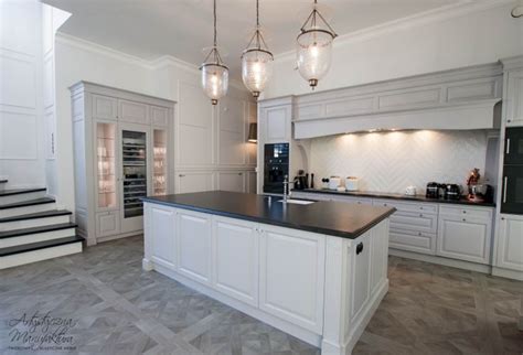 Kuchnie angielskie z czarnym blatem - na wymiar | Classic kitchen ...
