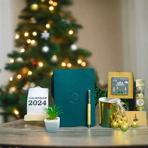 Unique Happy New year gifts Hampers | Happy New Year Gift Box