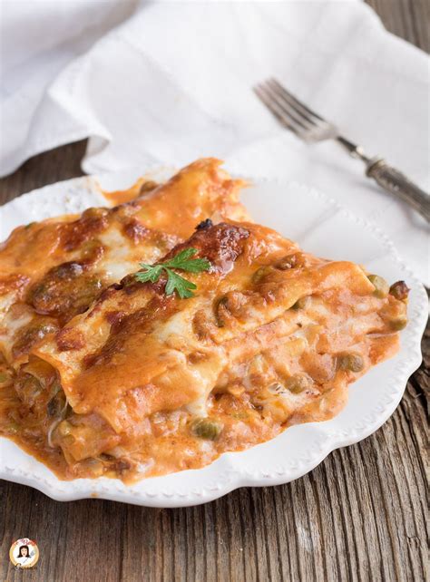 LASAGNE ALLA SICILIANA   Primo piatto al forno con ragù  