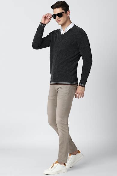 Buy Men Grey Solid V Neck Sweater Online - 746330 | Peter England