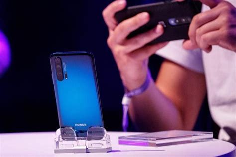 Honor 20 Pro first impressions: Improved design with better camera ...