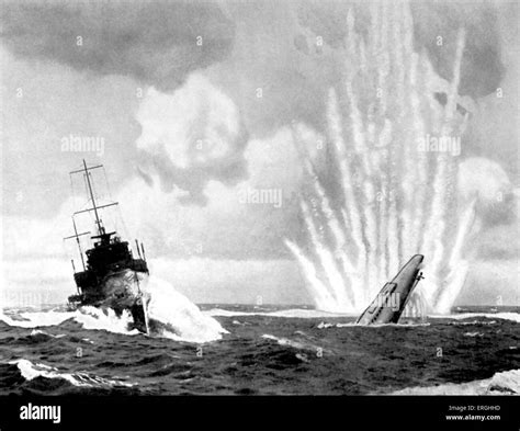 WW2: WW2: French warship 'Sirocco' sinking German U-Boat, 24 November ...