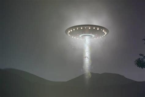 美国将公布UFO报告，承认地球上存在无法驾驭的事，是外星人吗|外星人|地球|人类_新浪新闻