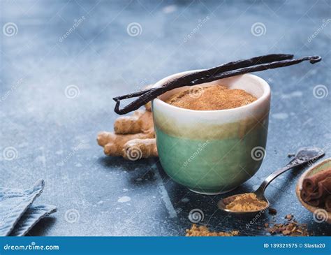 Vanilla Chai Tea Latte Mix stock image. Image of milk - 139321575