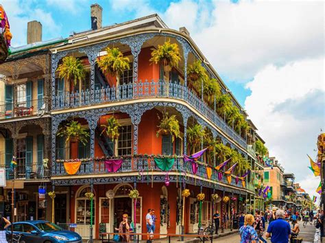 The Hidden Mansions Of New Orleans’ French Quarter | TouristSecrets