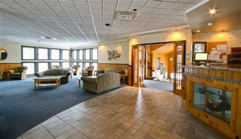 AUBERGE SUR LA FALAISE (St-Alphonse-Rodriguez) - Inn Reviews & Photos ...