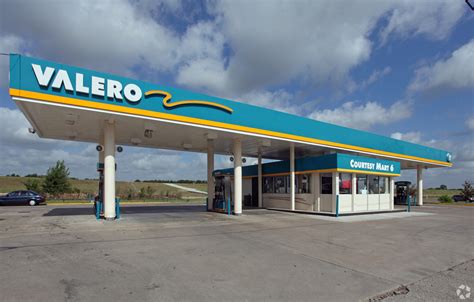 This Week in Demolition: The Most Dangerous Gas Station in the World – Houston Historic Retail