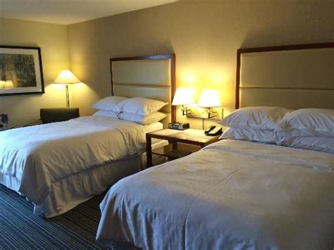 SHERATON KANSAS CITY HOTEL AT CROWN CENTER - Hotel Reviews, Photos ...