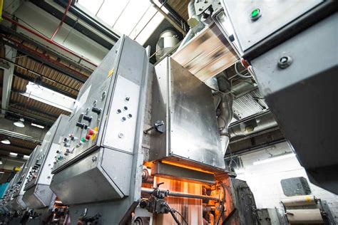 Wallpaper 4K Manufacturing 的图像结果