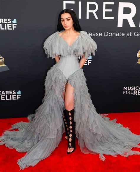 SHIT YOU SHOULD CARE ABOUT | huuuuuuge night to be a pop girlie | Instagram