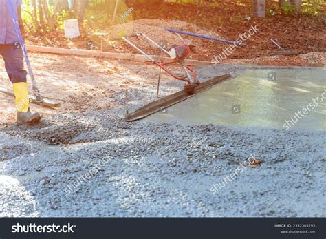 Concrete Leveler Usinga Trowel 的图像结果