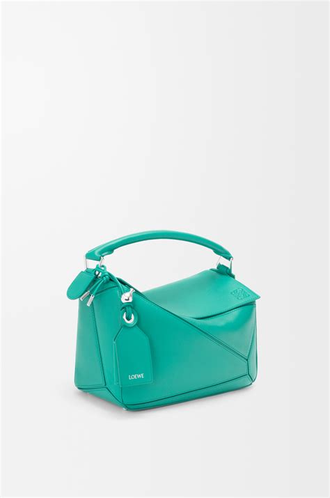 Colección de complementos y ropa de lujo para mujer - LOEWE