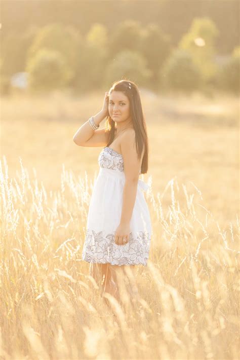 Senior Portrait Pose Ideas+Girls at Angus Whitham blog