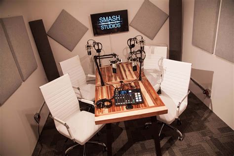 Podcast studio in 2021 | Podcast studio, Podcast setup, Studio rental
