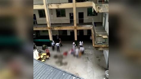 巴中一中学阳台栏杆突然断裂 两名学生从阳台坠落一人当场死亡 - YouTube