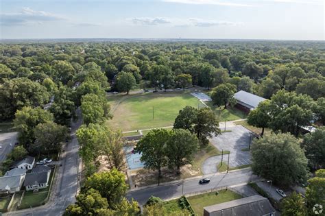White Station Elementary School in Memphis, TN - Homes.com