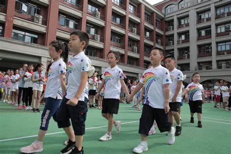 今年上海中小学开学有啥不一样？我们进校看了看……|新冠肺炎_新浪新闻