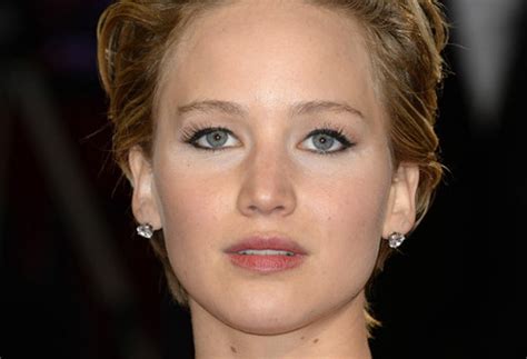 FBI Addressing Jennifer Lawrence And Celebrities Stolen Nude Pics- जानी ...